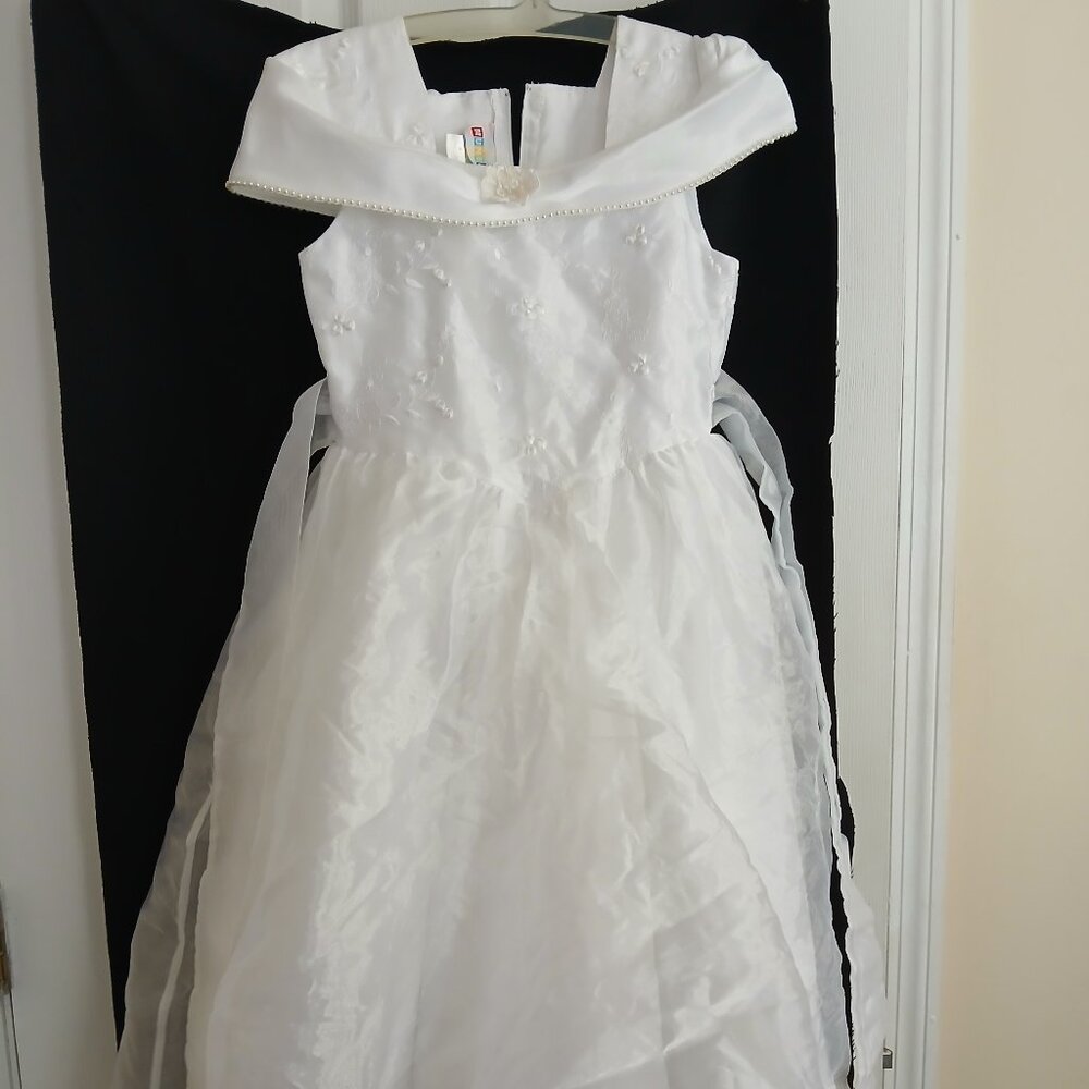 Muneca formal girl dress